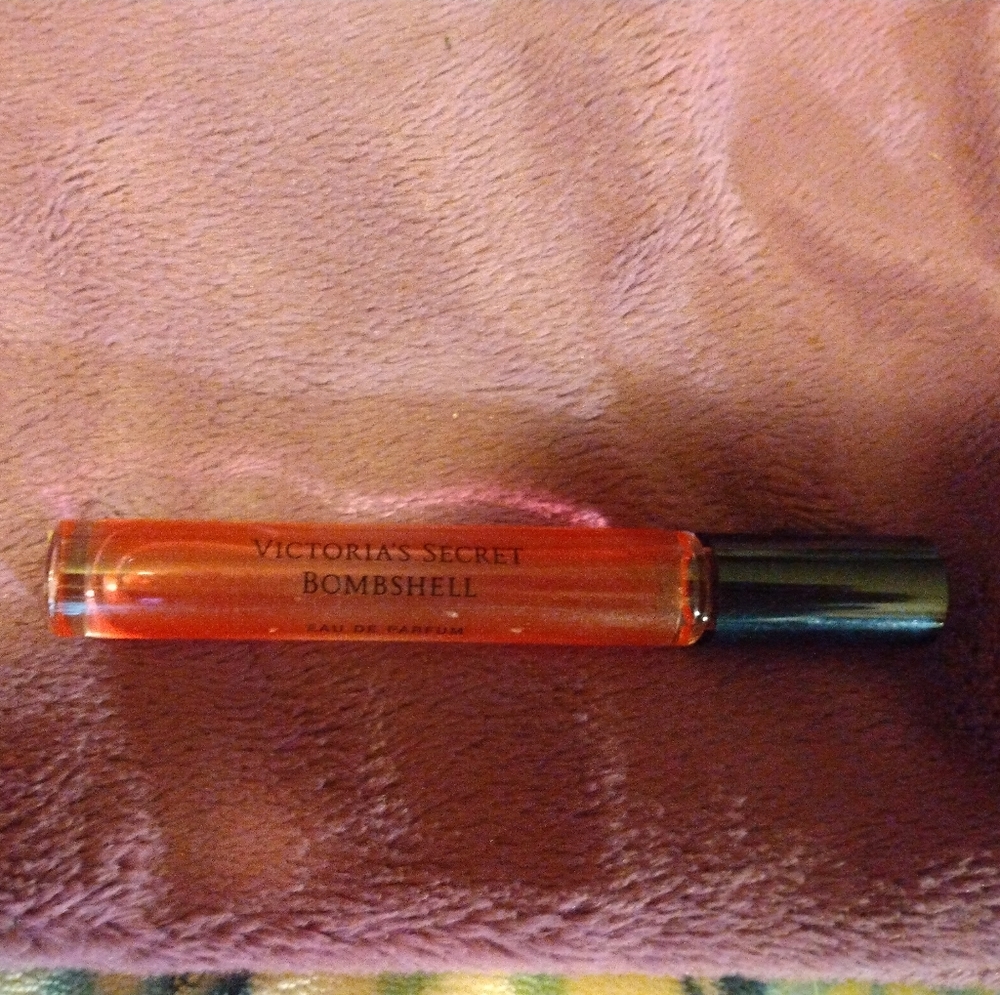Victoria's Secret Bombshell Roller Ball Eau De Parfum